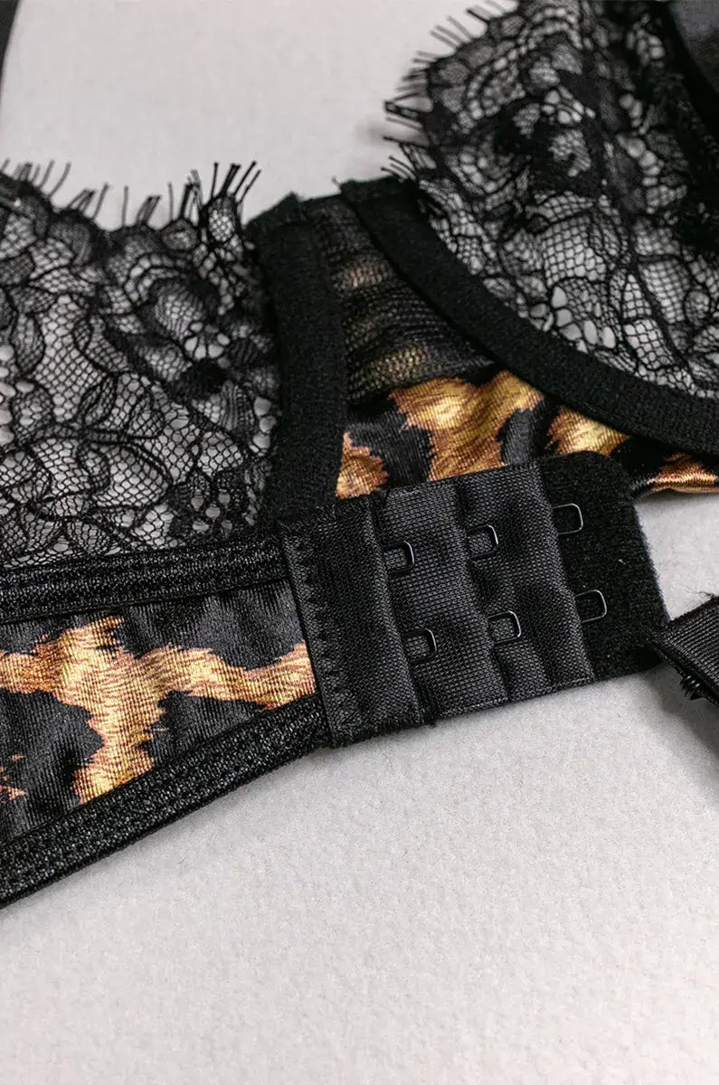 Back strap buckle detail on embroidered lace bra