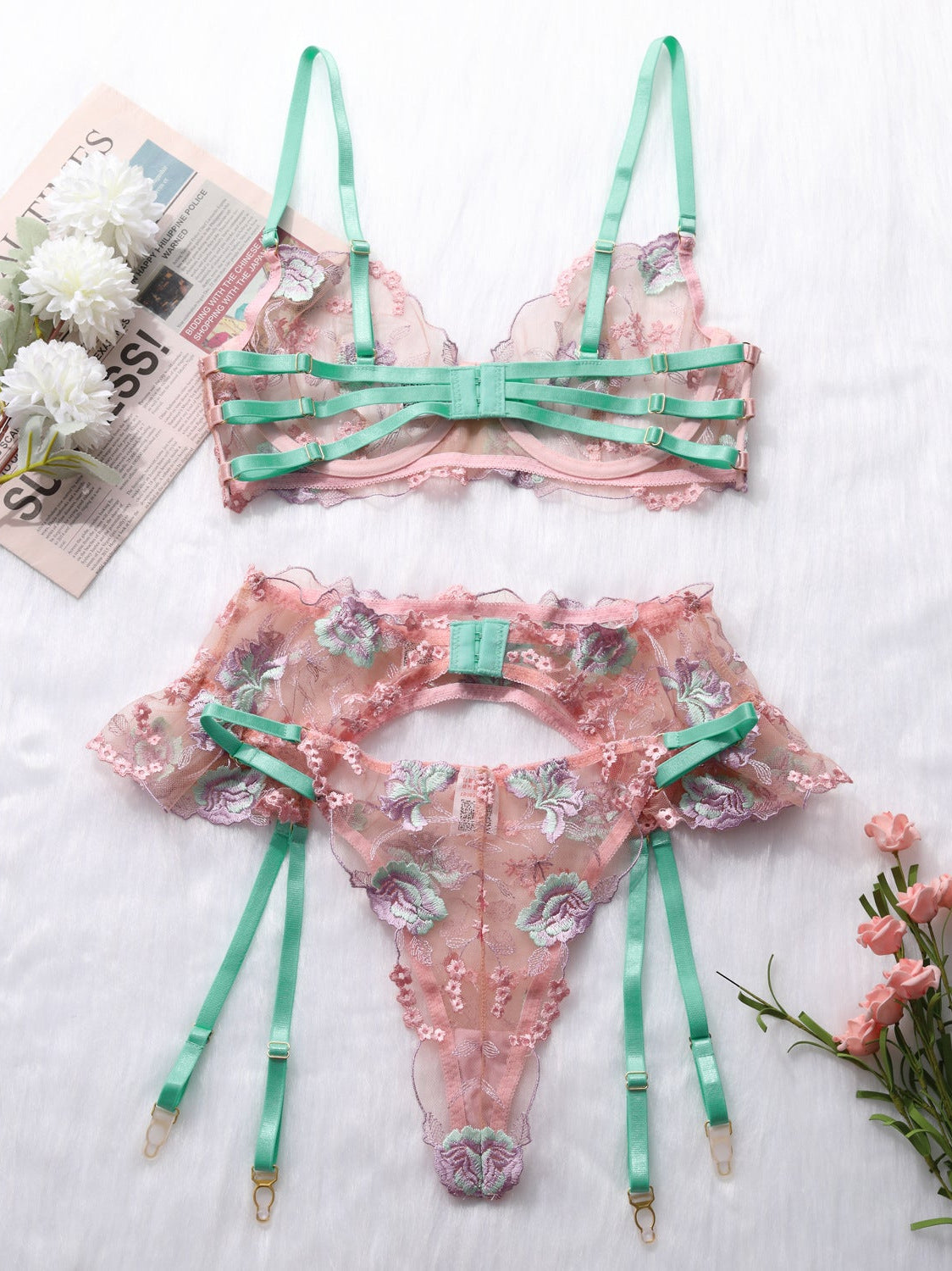 Tender Sweetheart Color Clash Lace Lingerie Set - gosundaymarket