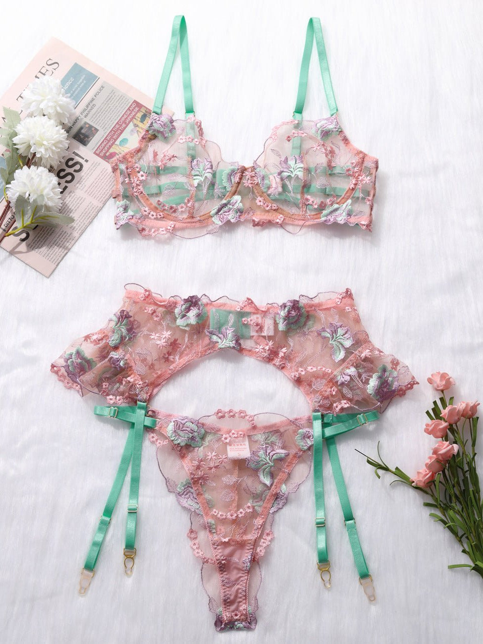 Tender Sweetheart Color Clash Lace Lingerie Set - gosundaymarket