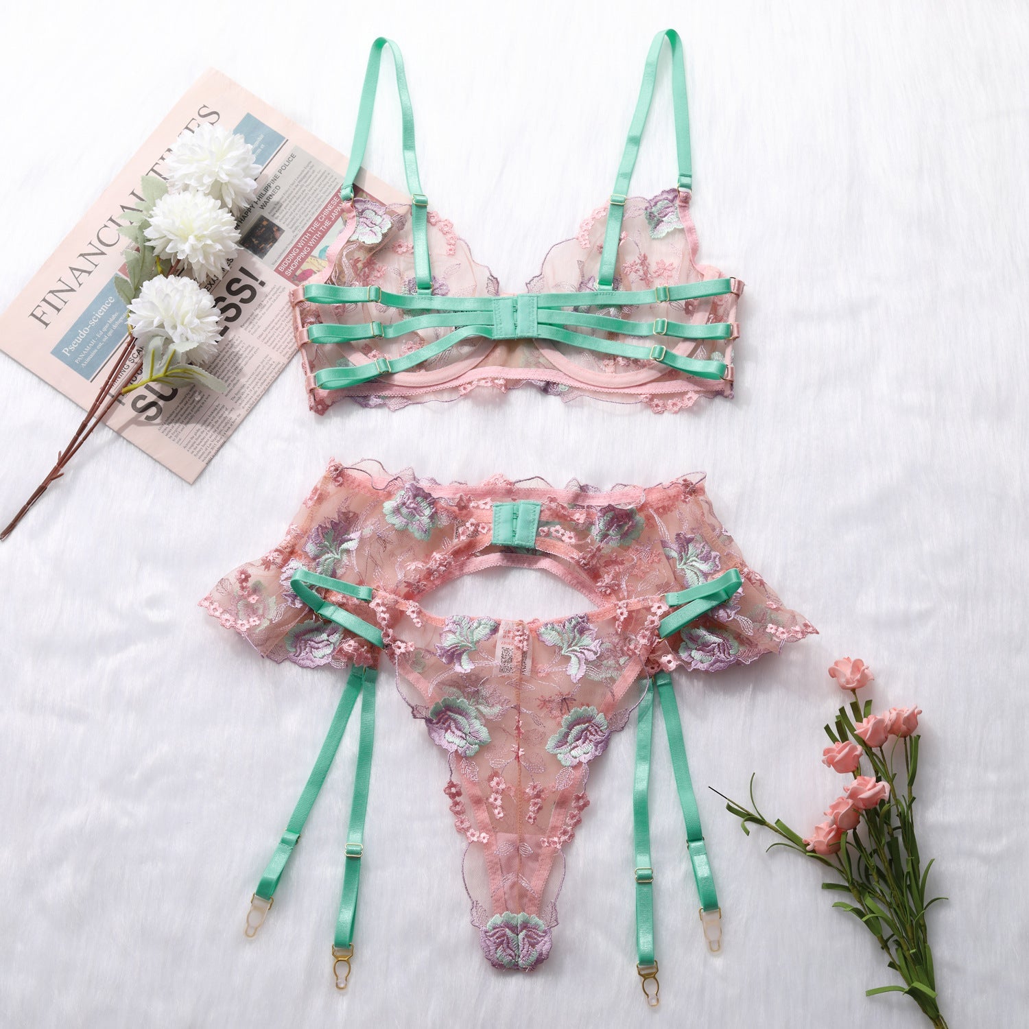 Tender Sweetheart Color Clash Lace Lingerie Set - gosundaymarket