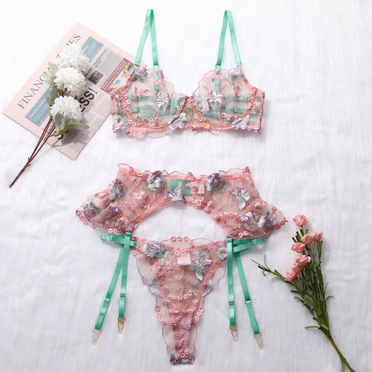 Tender Sweetheart Color Clash Lace Lingerie Set - gosundaymarket